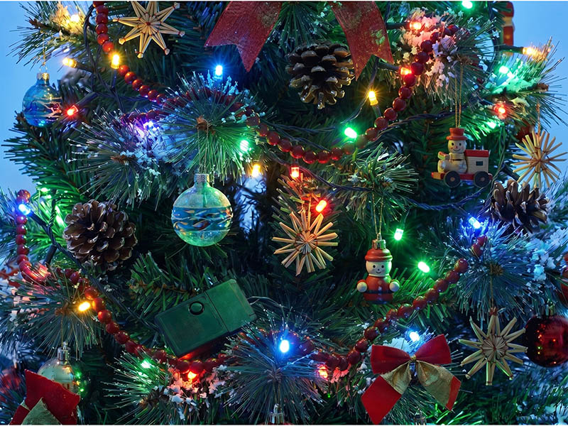 Imagem do produto CORDÃO LUMINOSO TASCHIBRA 200 LEDS 8 FUNÇÕES ISOL VD 220V COLORIDO na categoria LED CORDÃO