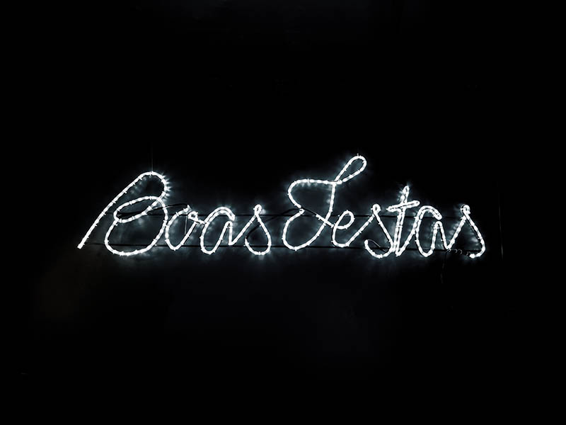 Imagem do produto ARMAÇÃO LUMINOSA LED BOAS FESTAS 0,4x2m 30W 127V UNICA na categoria NATAL ARMAÇÕES