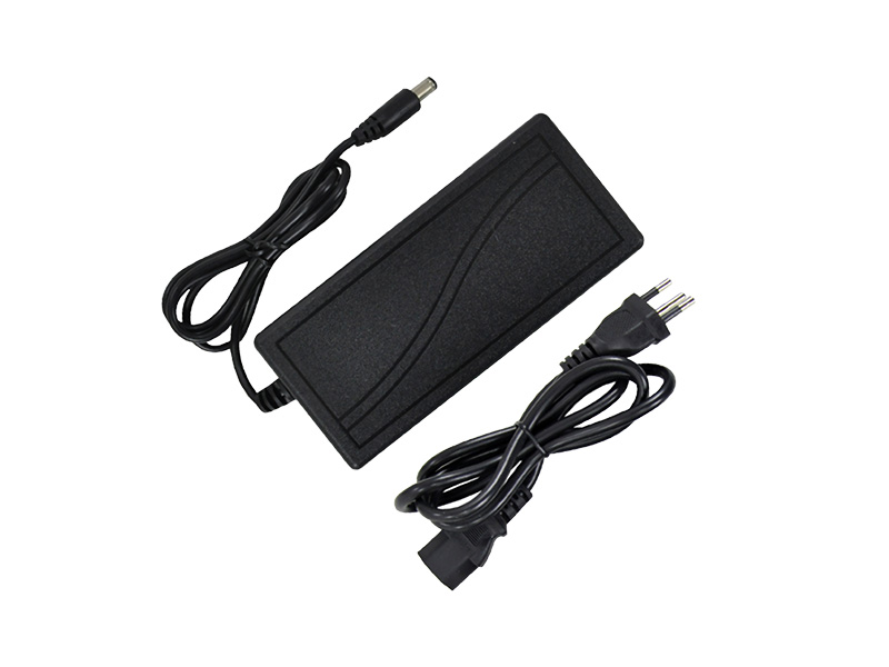 FONTE CHAVEADA ADAPTADORA 60W AUTOVOLT 12VDC 5A
