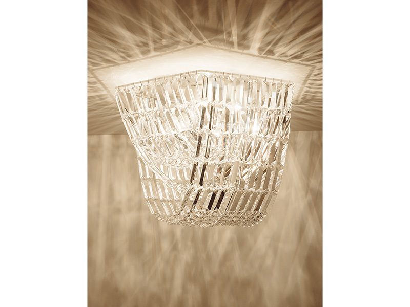 FIGURA ILUMINADA TASCHIBRA LED LUZ INFINITA VELAS 40CM AUTOVOLT .